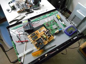 Diassembling LCD monitor